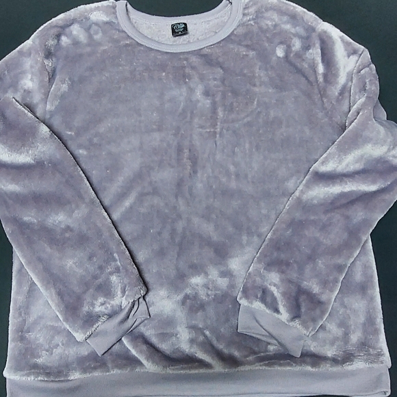 Cold Crush pullover sweater, super soft, women's size medium. - Picture 8 of 9